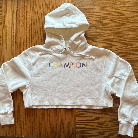 Champion Tops - Champion White Pullover Oversized Cropped Hoodie with Multicolor Logo Size M